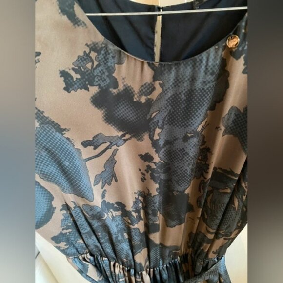 Elegant Camouflage Sleeveless Dress - Picture 3 of 6